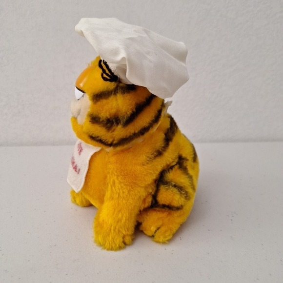 Vintage 1981 DAKIN Garfield Plush "Lasagna Loving Feline" Chefs Hat and Bib 7" - Picture 7 of 9